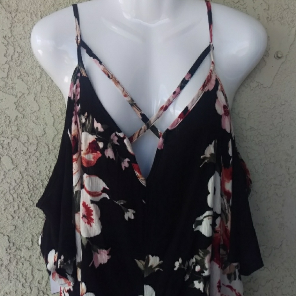 Lilian black cold shoulder flower blouse - Picture 2 of 7